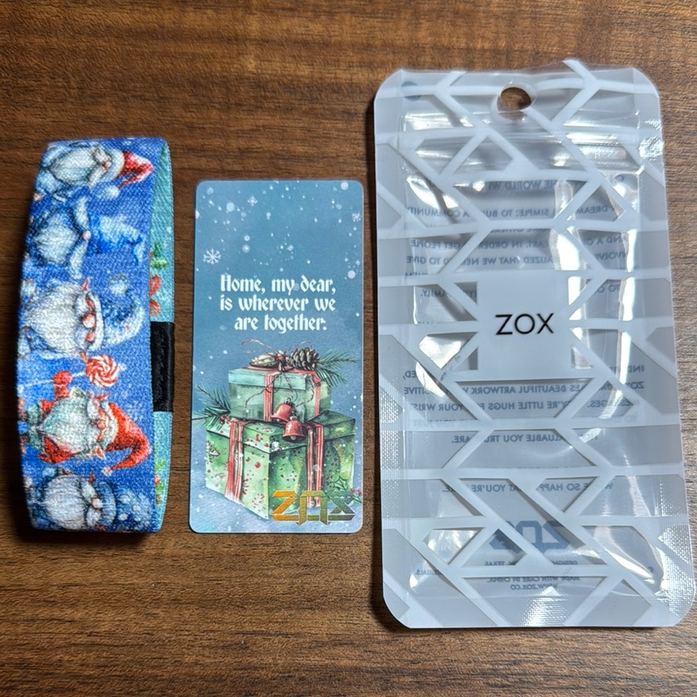 Blue Gnome Sweet Gnome Zox Bracelet
Size medium, new with packaging